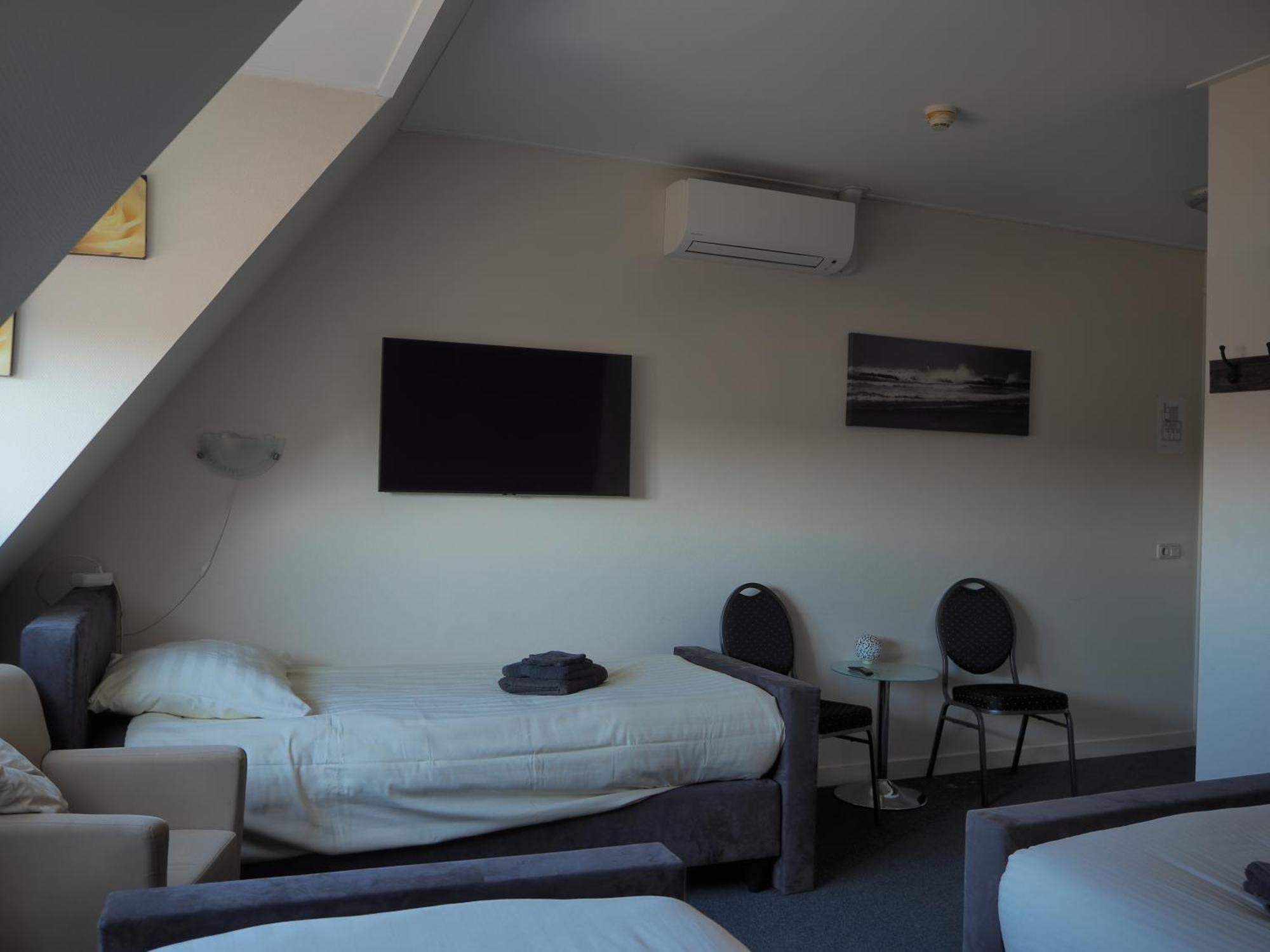 Hotel De Harmonie Sexbierum Exteriör bild